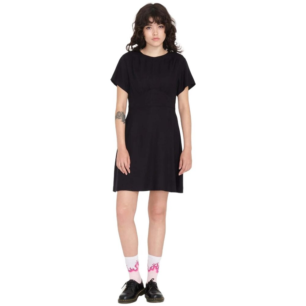 

Платье Volcom Surfpunk Short Sleeve Short, черный