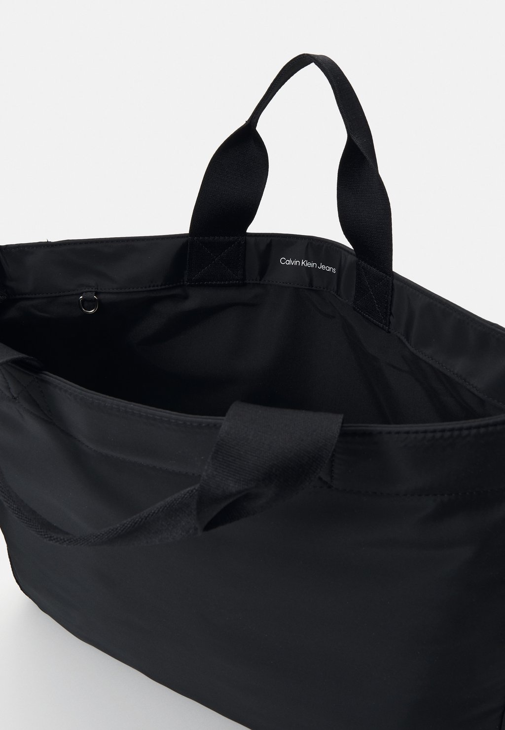 

Большая сумка Ultralight Slim Tote Calvin Klein, черная