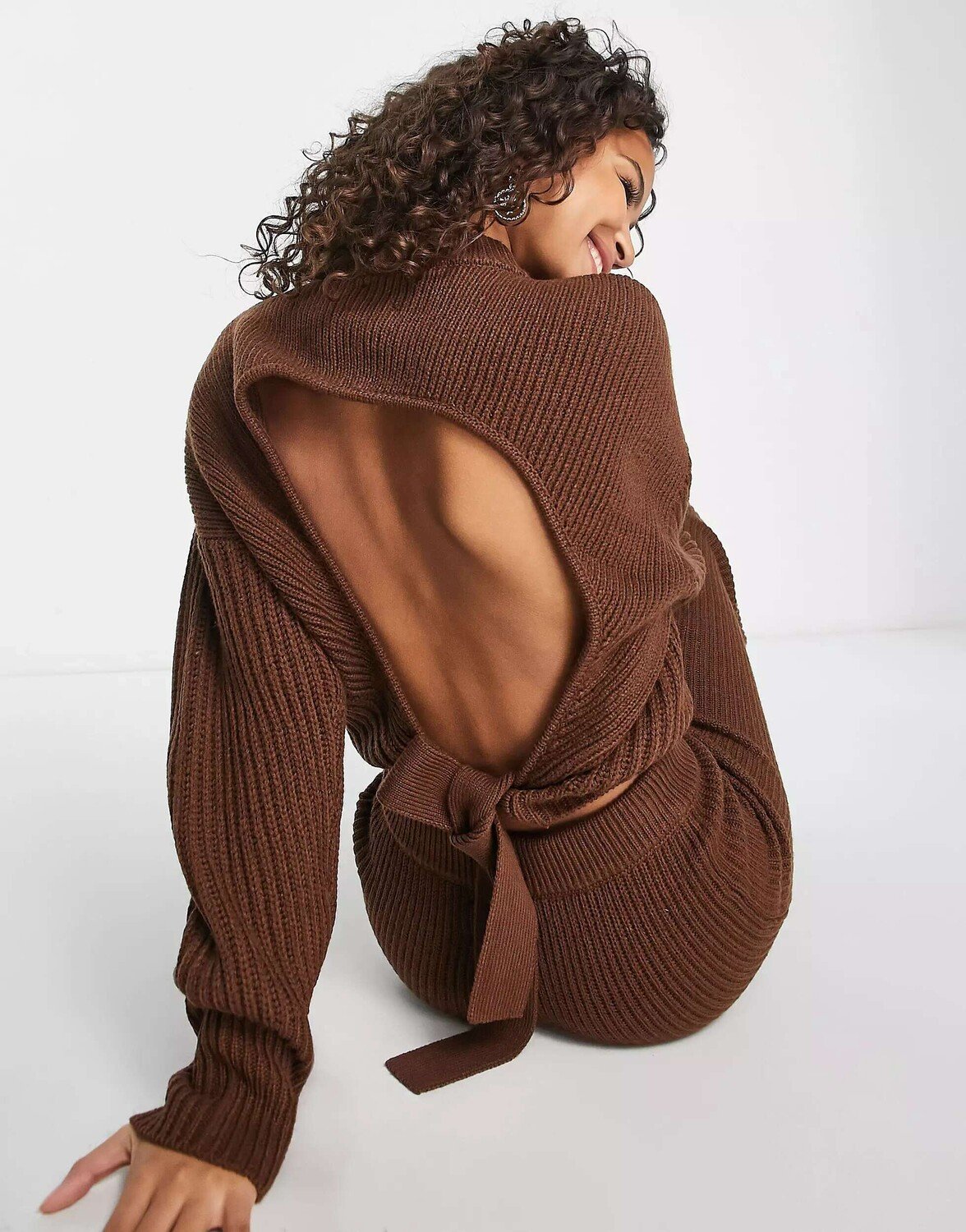 

Коричневый джемпер с завязками на спине ASOS