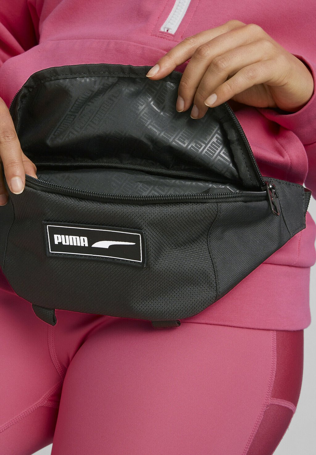цена Поясная сумка Puma, черный