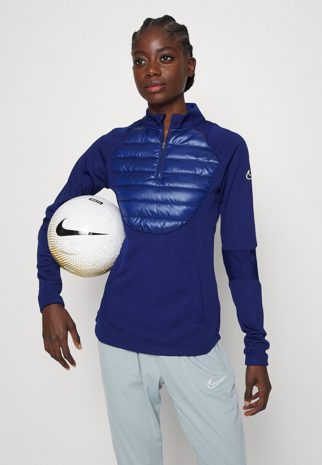 

Толстовка Nike