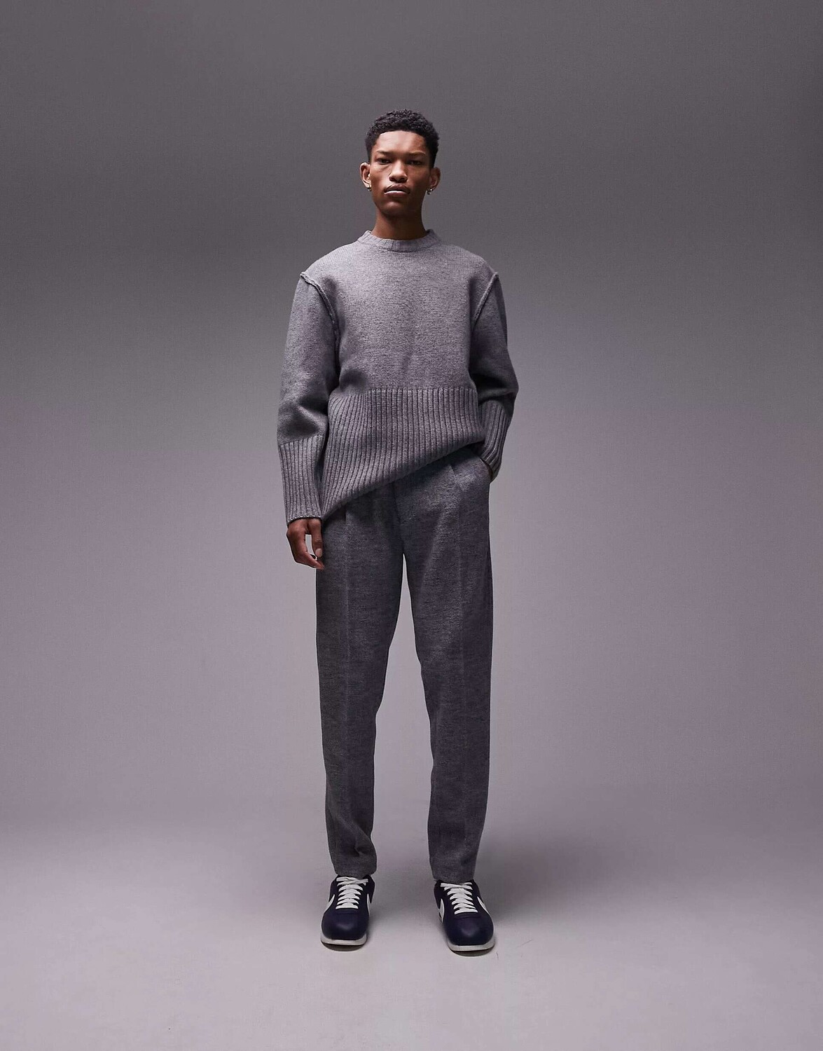 

Брюки-зауженные из шерсти премиум-класса Topman серого цвета, Серый