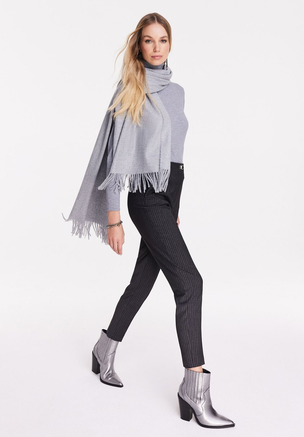 

Шарф Ready To Wear Taranko, цвет grey