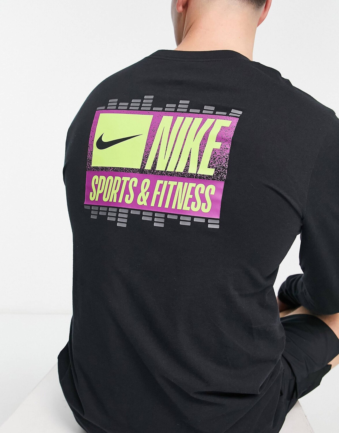 

Черная футболка с длинными рукавами и графическим принтом на спине Nike Training, Черный