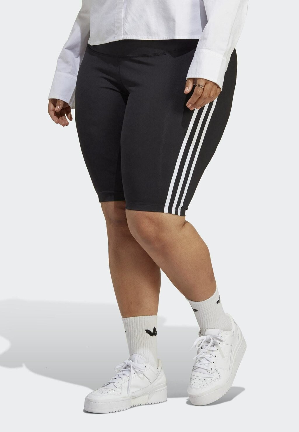 

Шорты adidas Originals, черный