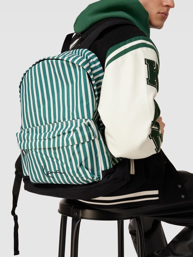 

Модель рюкзака в полоску 'Signature Pinstripe Backpack' KARL KANI, темно-зеленый
