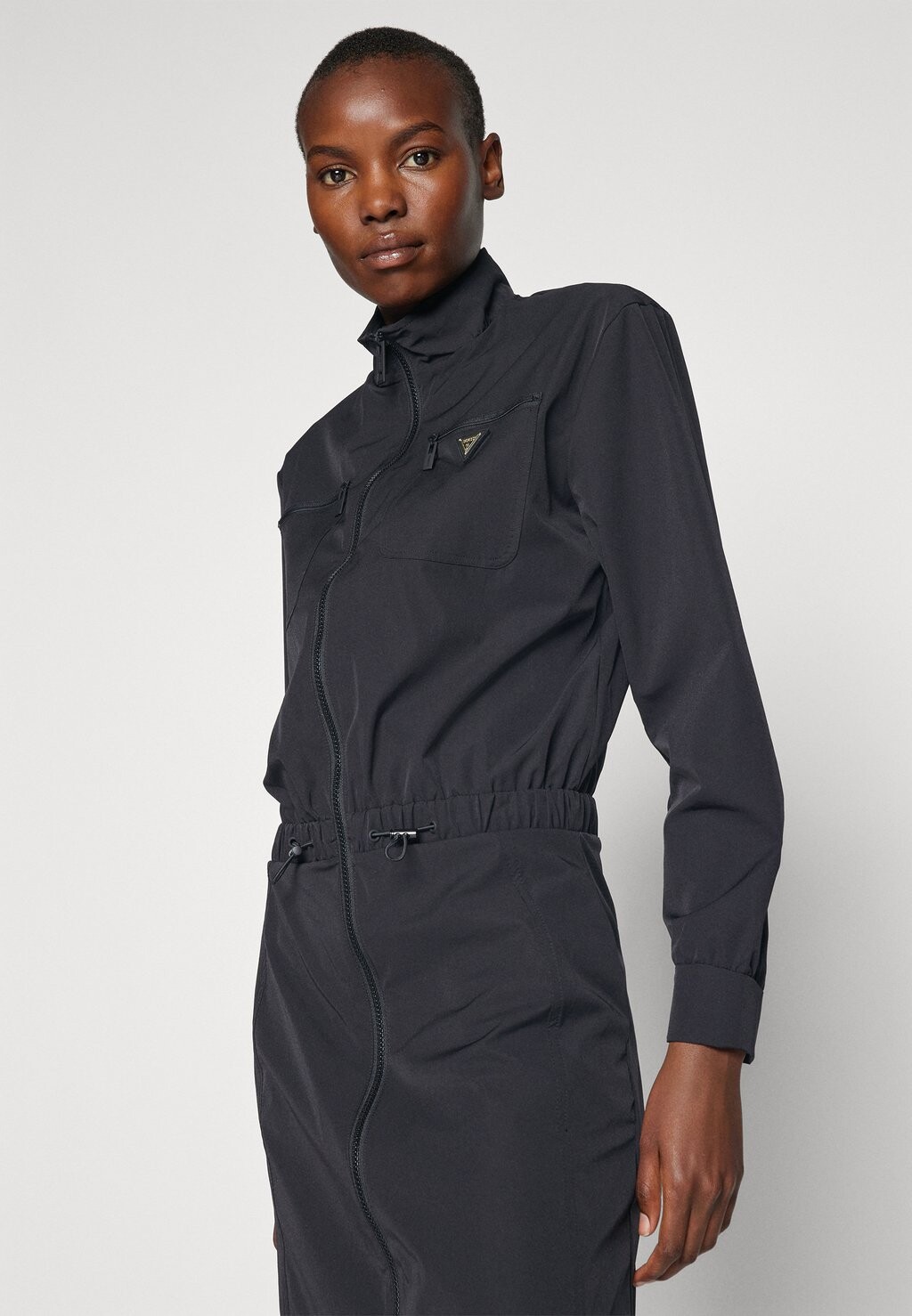 

Дневное платье Aurlie Full Zip Dress Guess, черный