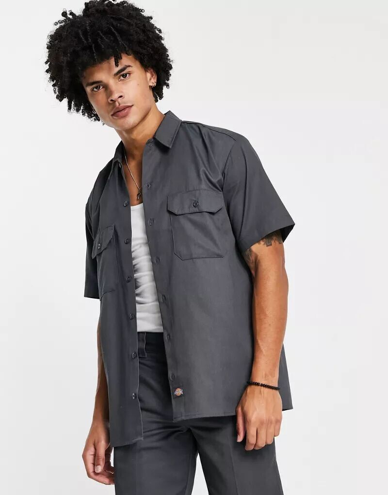 

Темно-серая офисная рубашка с короткими рукавами Dickies