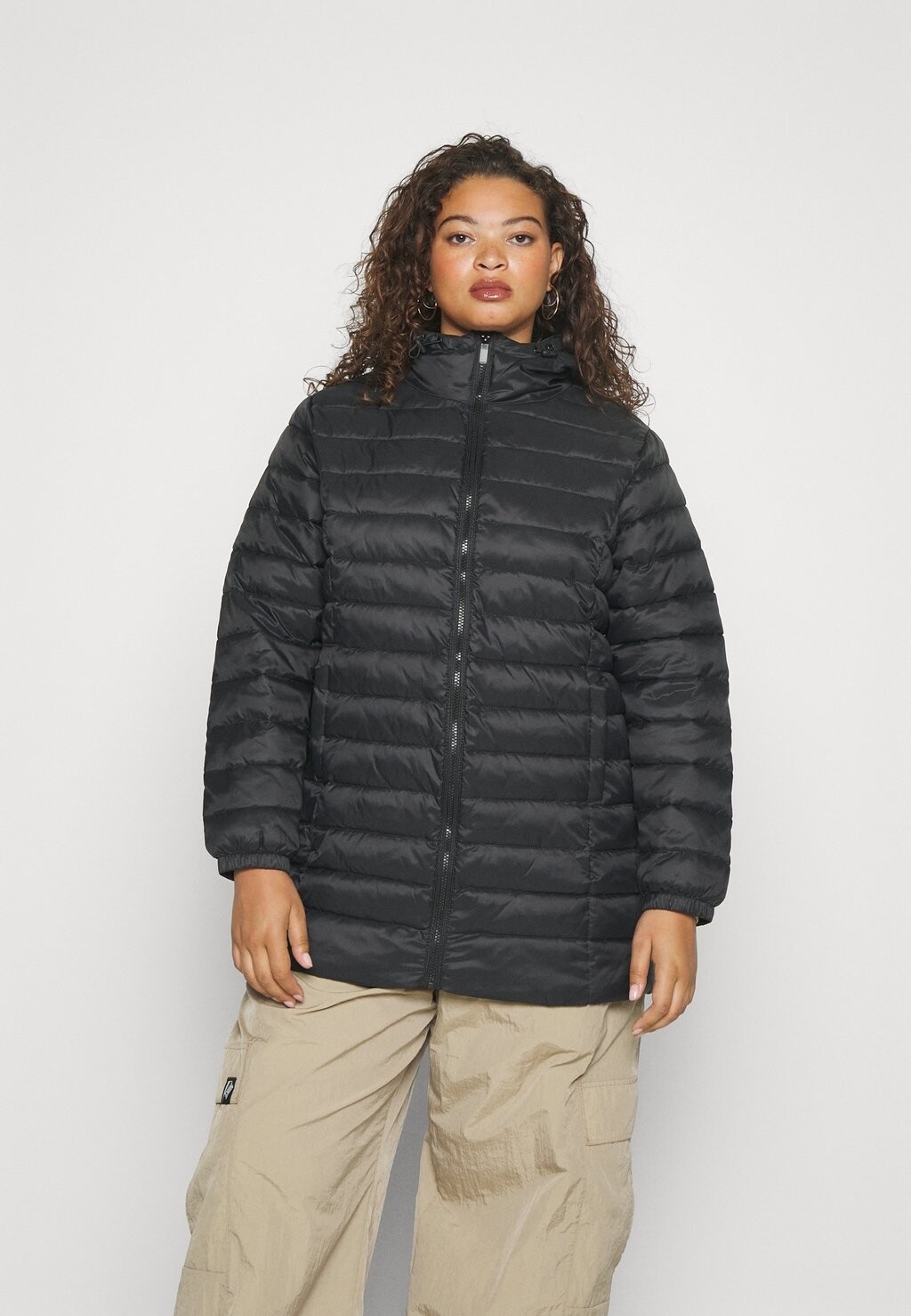 

Зимнее пальто Carnew Tahoe Quilted Hood Coat ONLY Carmakoma, черный