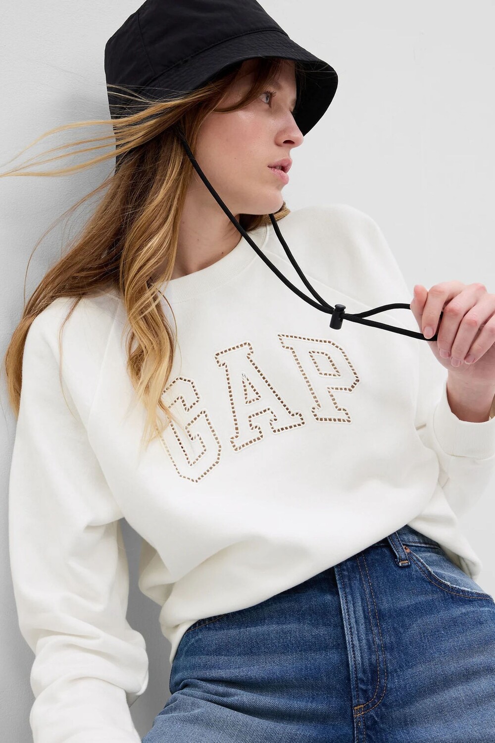 

Толстовка с английской вышивкой и логотипом Gap, белый