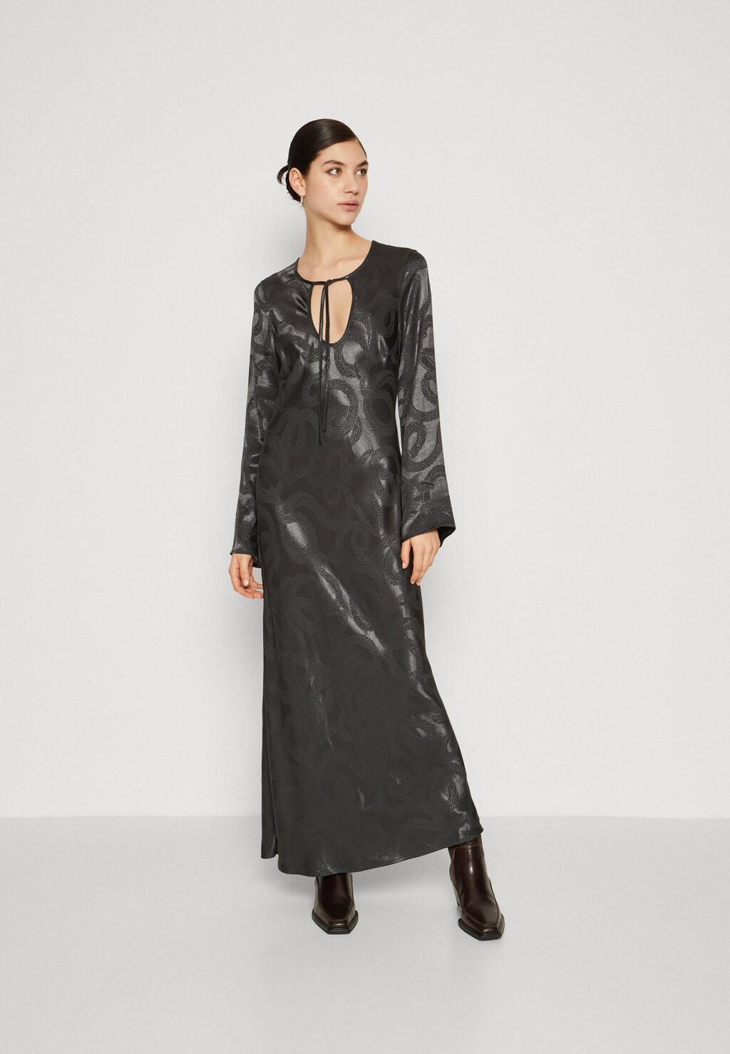 

Вечернее платье Snake Jacquard Maeve Dress Never Fully Dressed, цвет charcoal