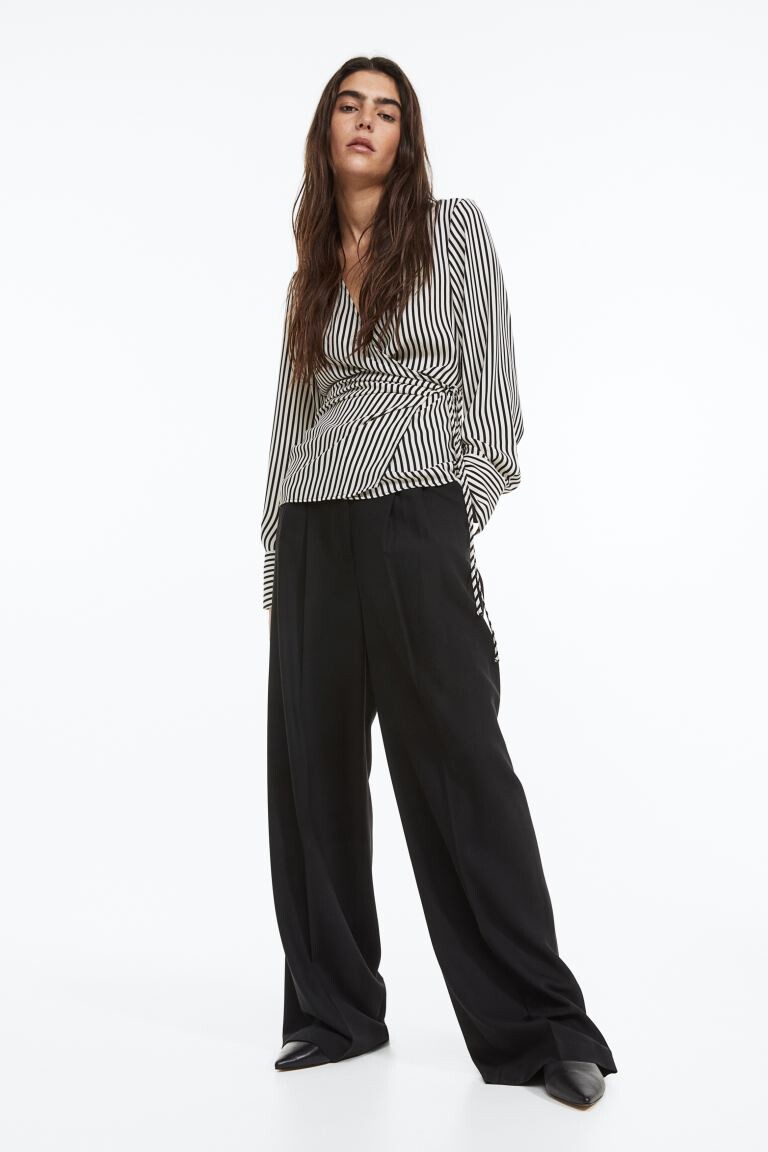 

Блузка с запахом H&M