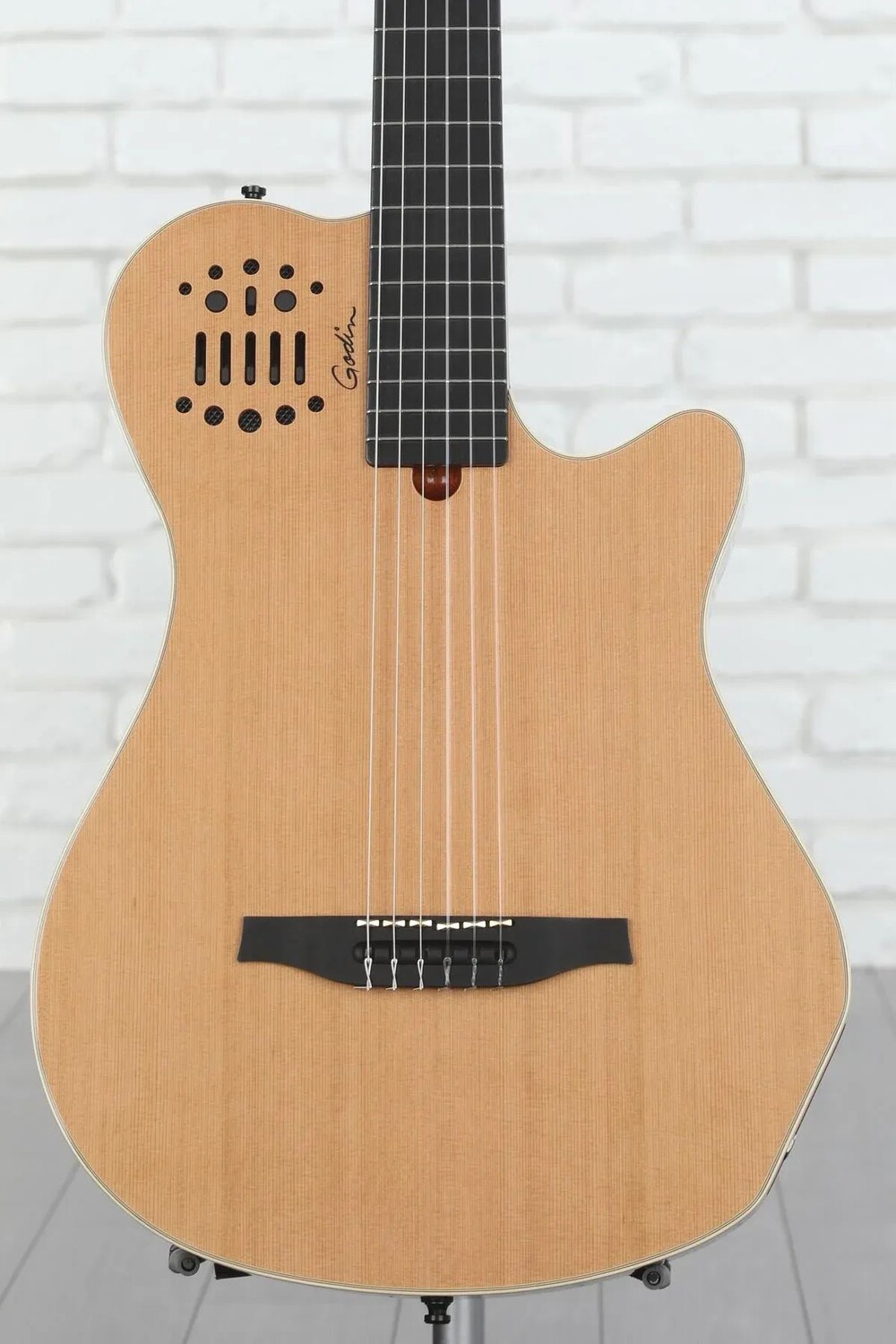 

Godin MultiAc Grand Concert SA, Акустически-электрическая гитара с нейлоновыми струнами - натуральный