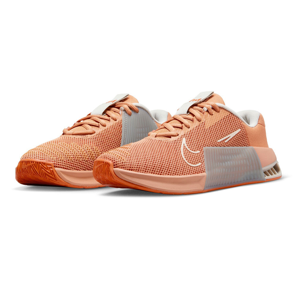 

Кроссовки Nike Metcon 9, коричневый