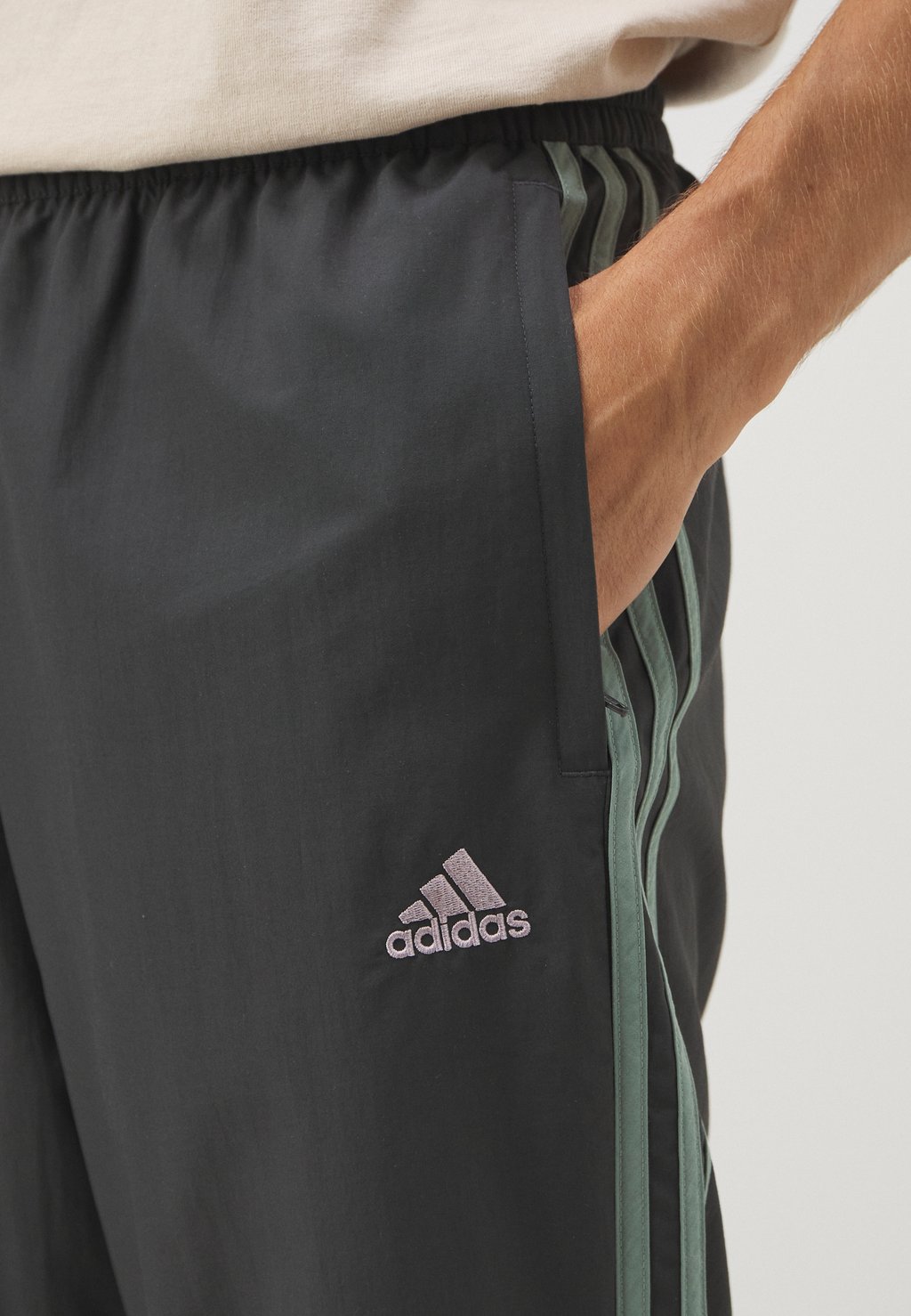 

Спортивные штаны REAL MADRID TRACK PANT adidas, темно-серый