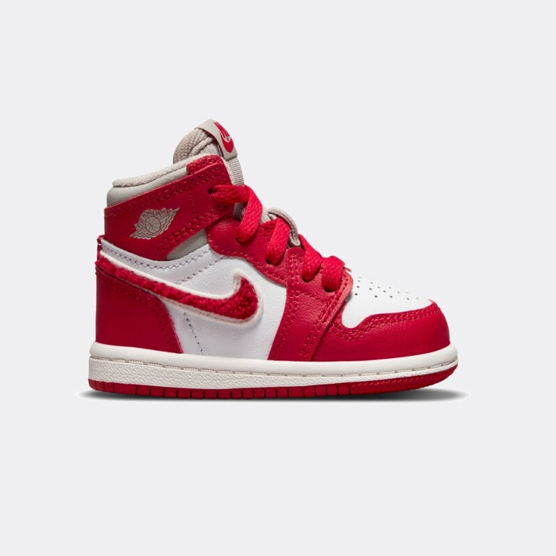 

Кроссовки Nike Jordan 1 Retro High OG, белый