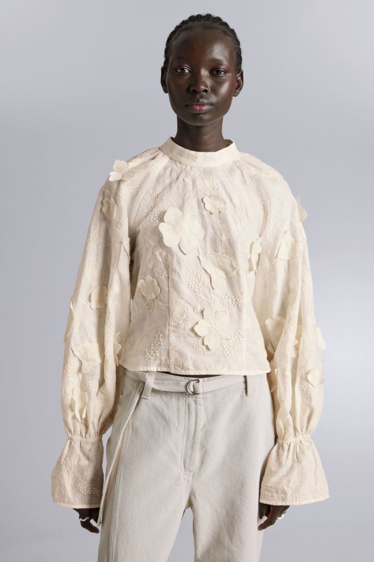 Укороченная блузка с цветочной аппликацией и другими историями H&M, бежевый