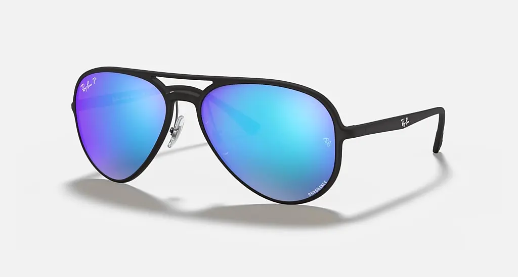 

Солнцезащитные очки Ray-Ban RB4320CH CHROMANCE, синий