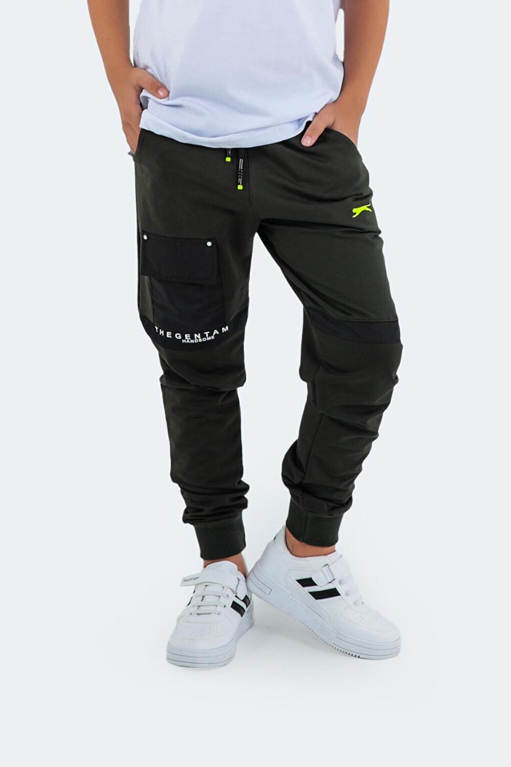 

Спортивные штаны для мальчиков DESI цвета хаки SLAZENGER