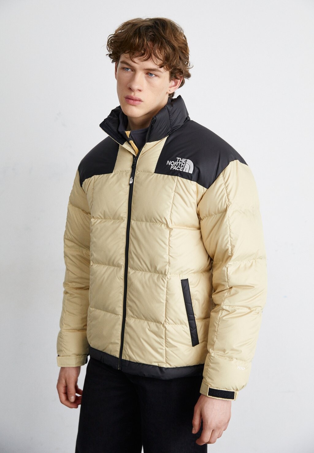 

Пуховик JACKET The North Face, цвет gravel