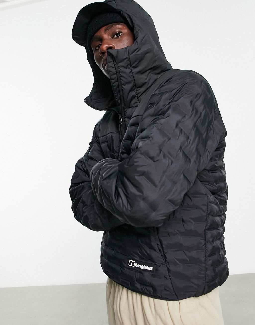 

Черная утепленная куртка с капюшоном Berghaus Jesmond Premium, Черный