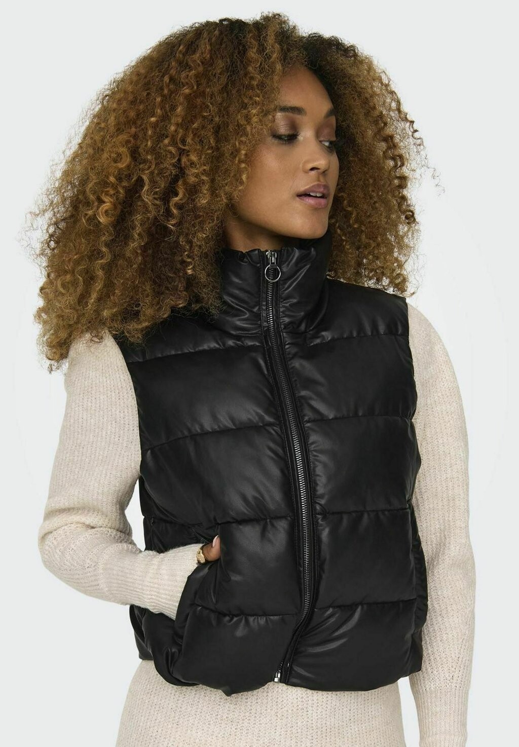 

Жилет HOCH GESCHLOSSEN ONLY, цвет black