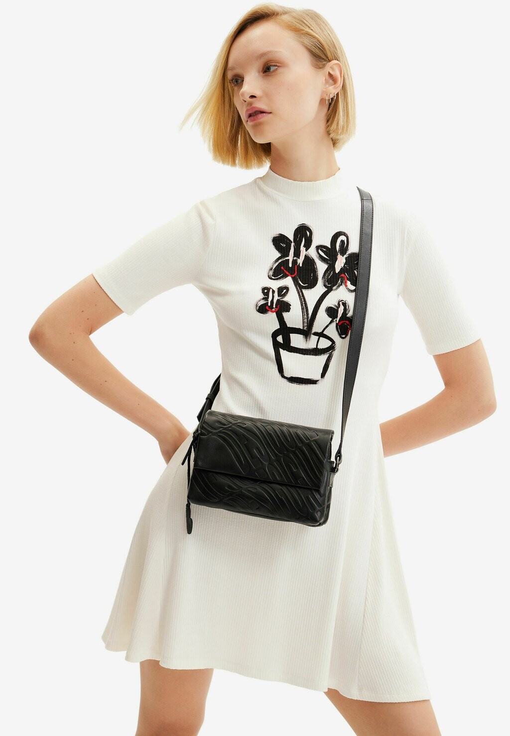 

Сумка через плечо Desigual, черный