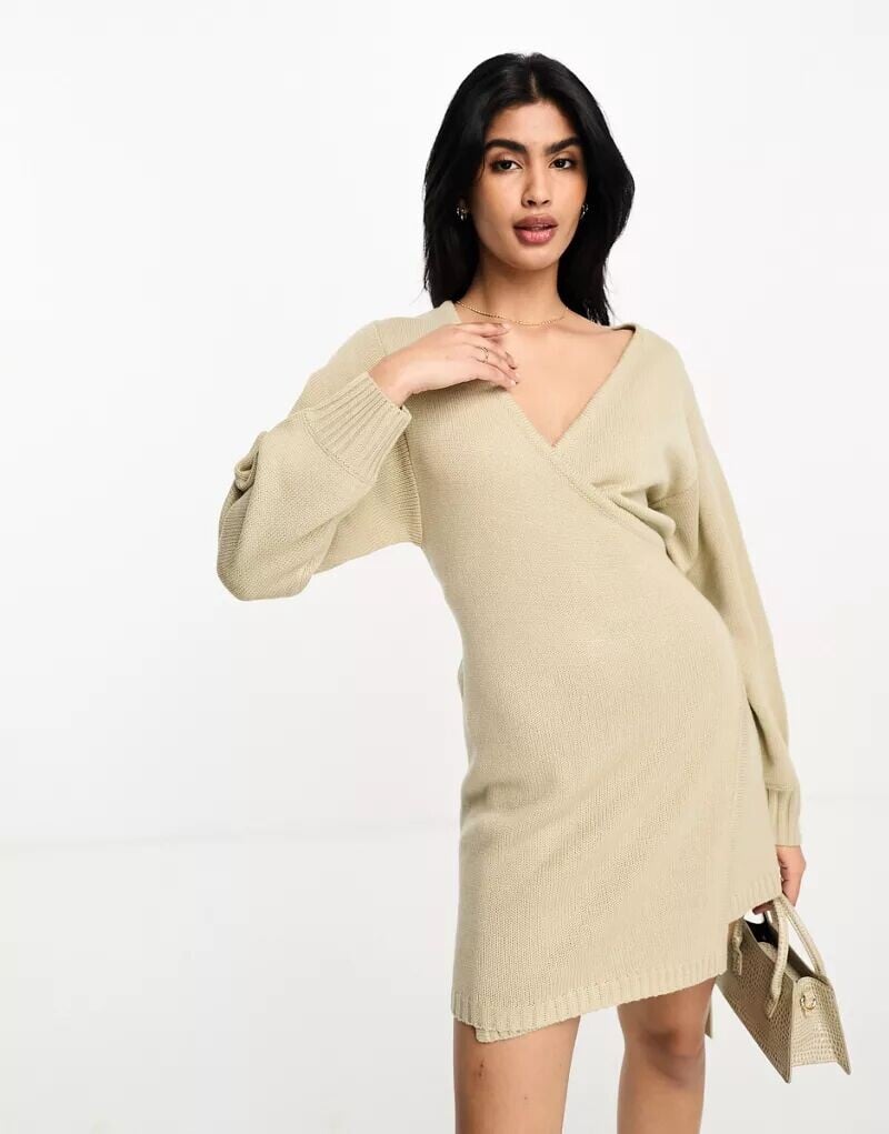 

Бежевое трикотажное платье мини Pretty Lavish Beau с запахом и поясом на талии