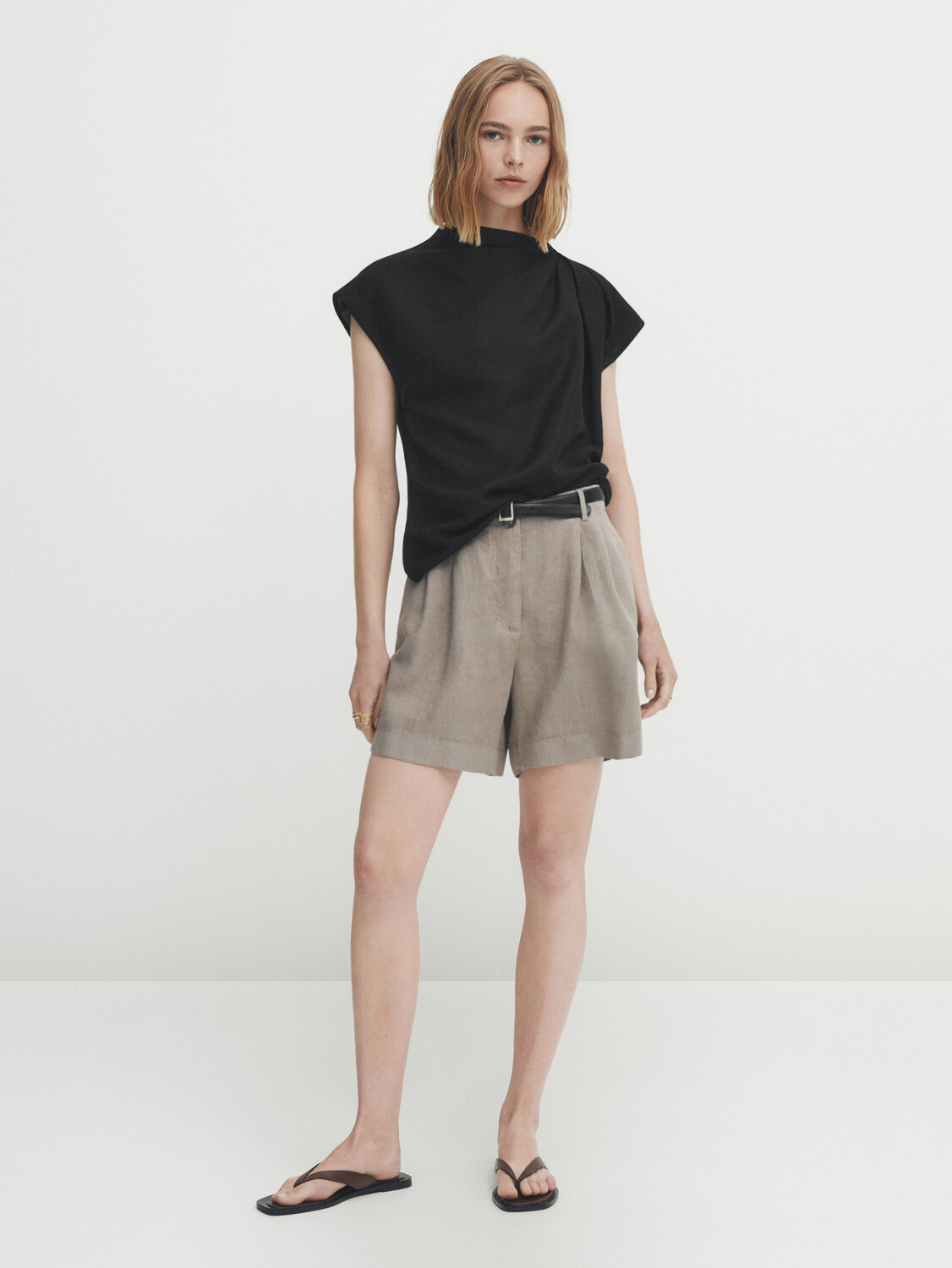 

Льняные шорты-бермуды с вытачками Massimo Dutti, серо-коричневый