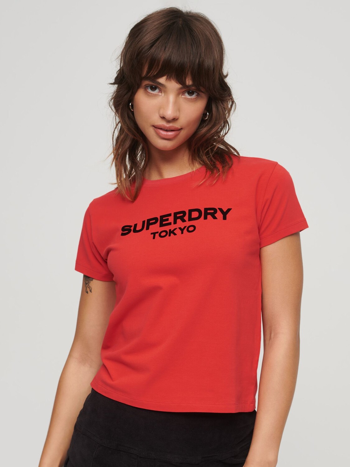 

Укороченная футболка с логотипом Sport Luxe Superdry, закат красный