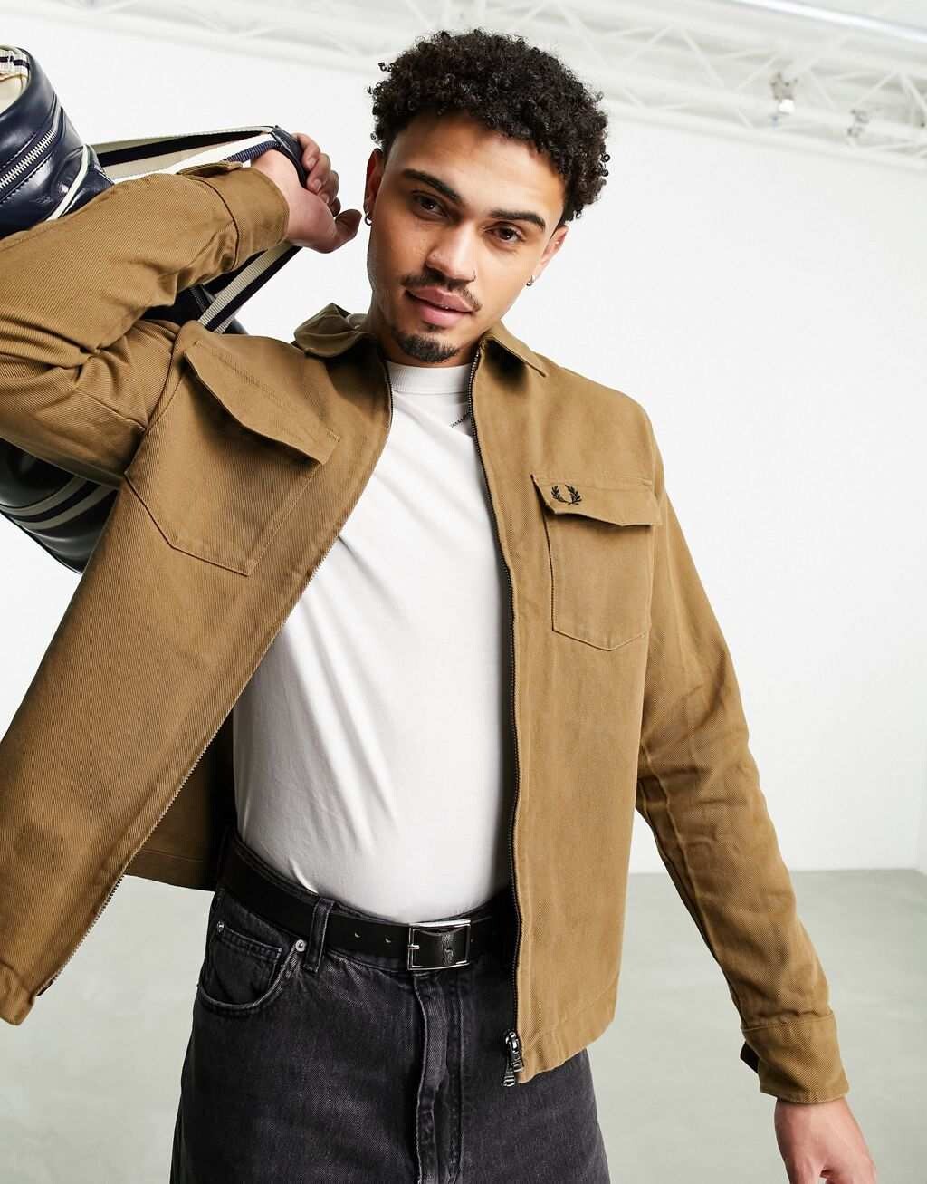 

Твиловая рубашка цвета хаки Fred Perry