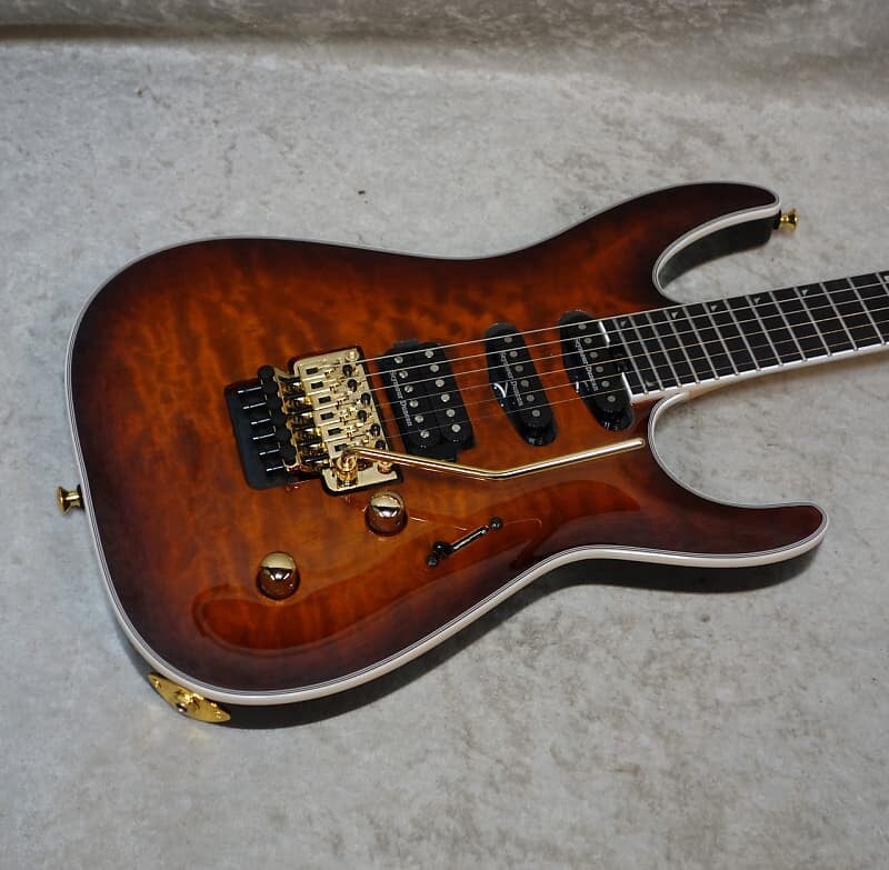 

Электрогитара In Stock! 2023 Jackson Pro Plus Series Soloist SLA3Q guitar in Amber Tiger Eye 2