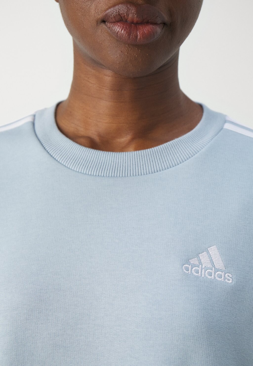 

Толстовка с капюшоном ESSENTIALS 3 STRIPES OVERSIZED adidas, синий