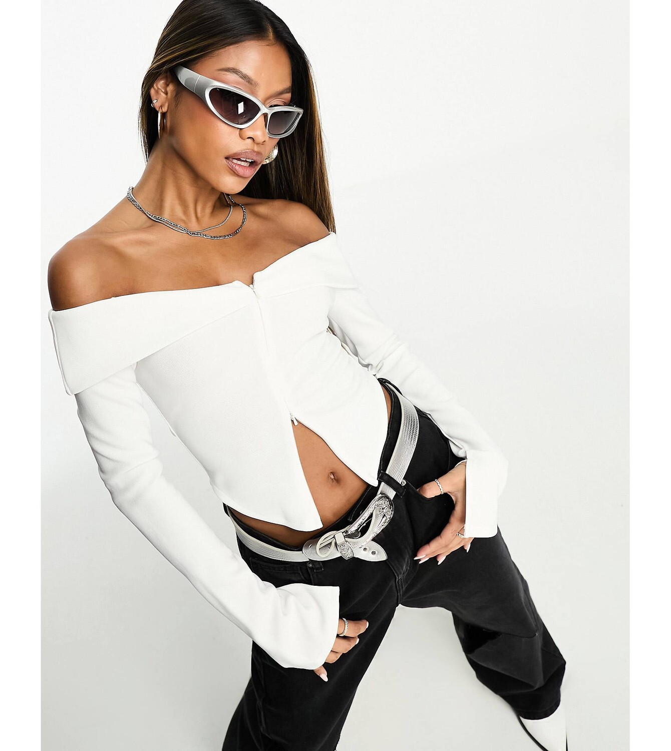 

Белый топ с открытыми плечами и двусторонней молнией ASOS DESIGN