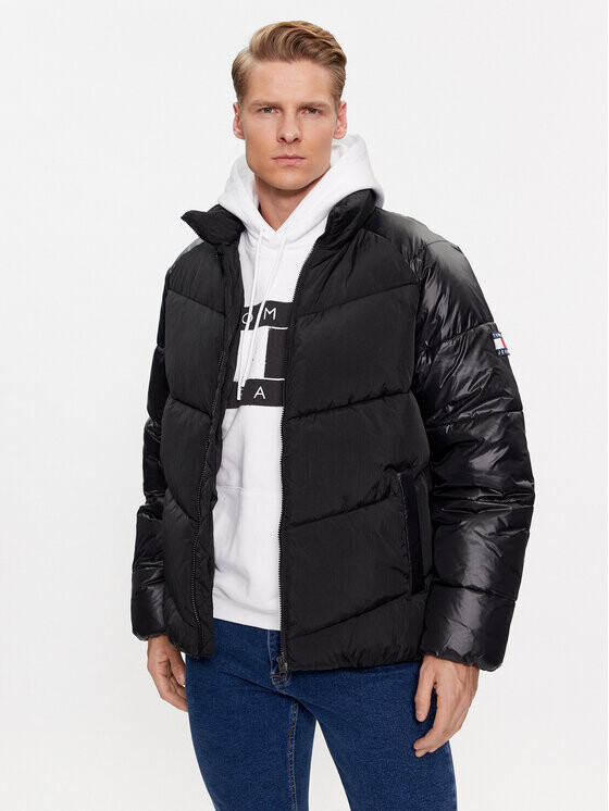 

Пуховик свободного кроя Tommy Jeans, черный