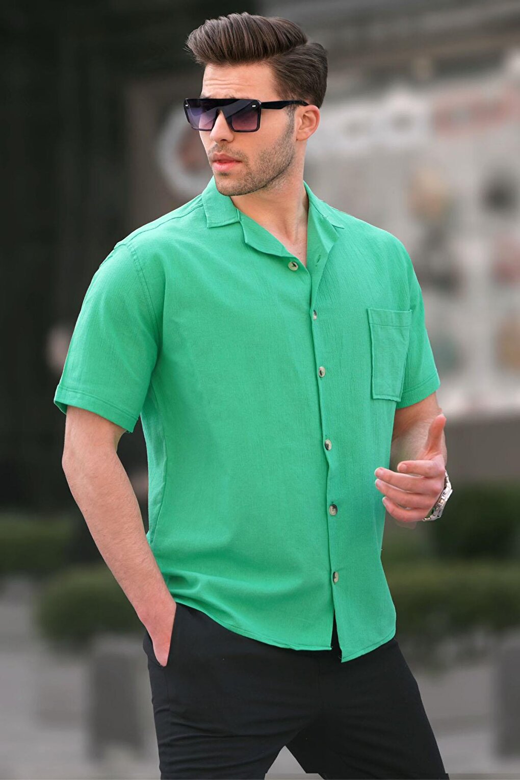 Зеленая базовая мужская рубашка с коротким рукавом 5598 MADMEXT