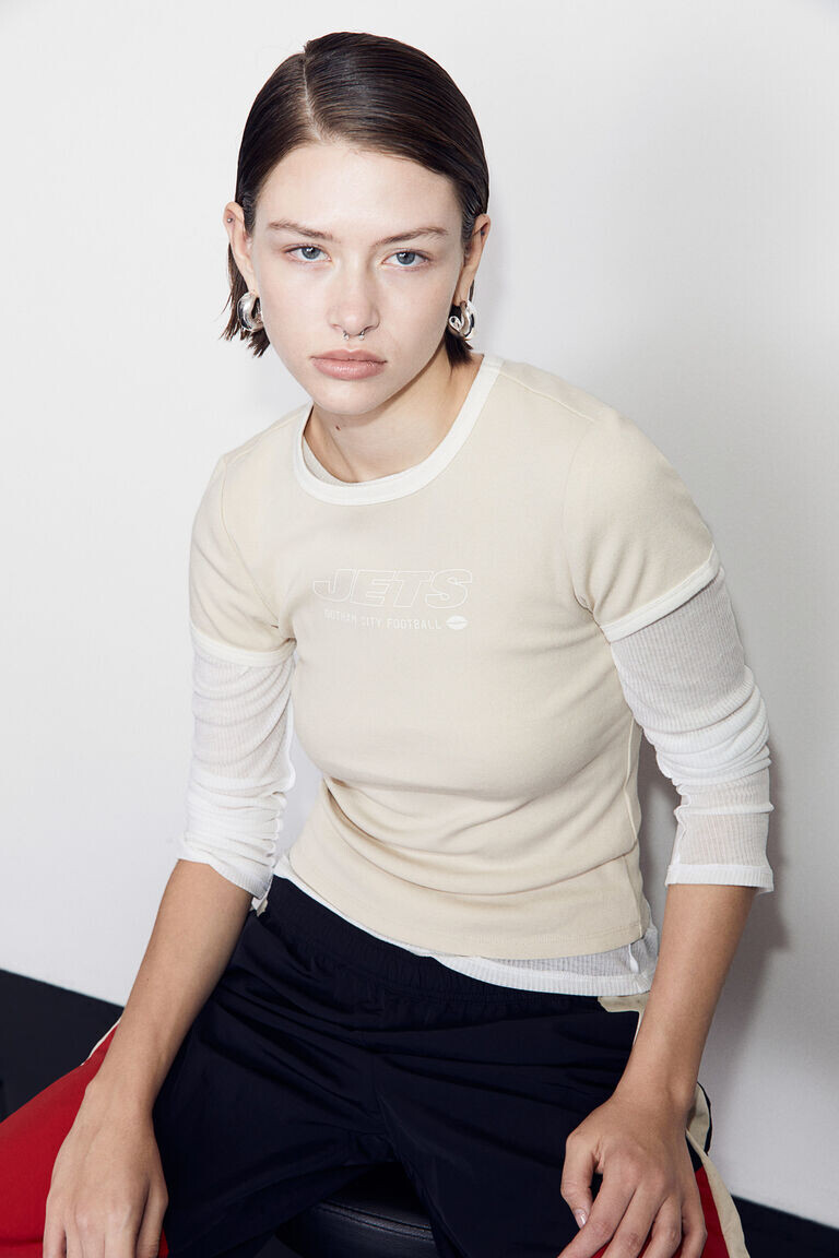 

Футболка с принтом H&M, бежевый