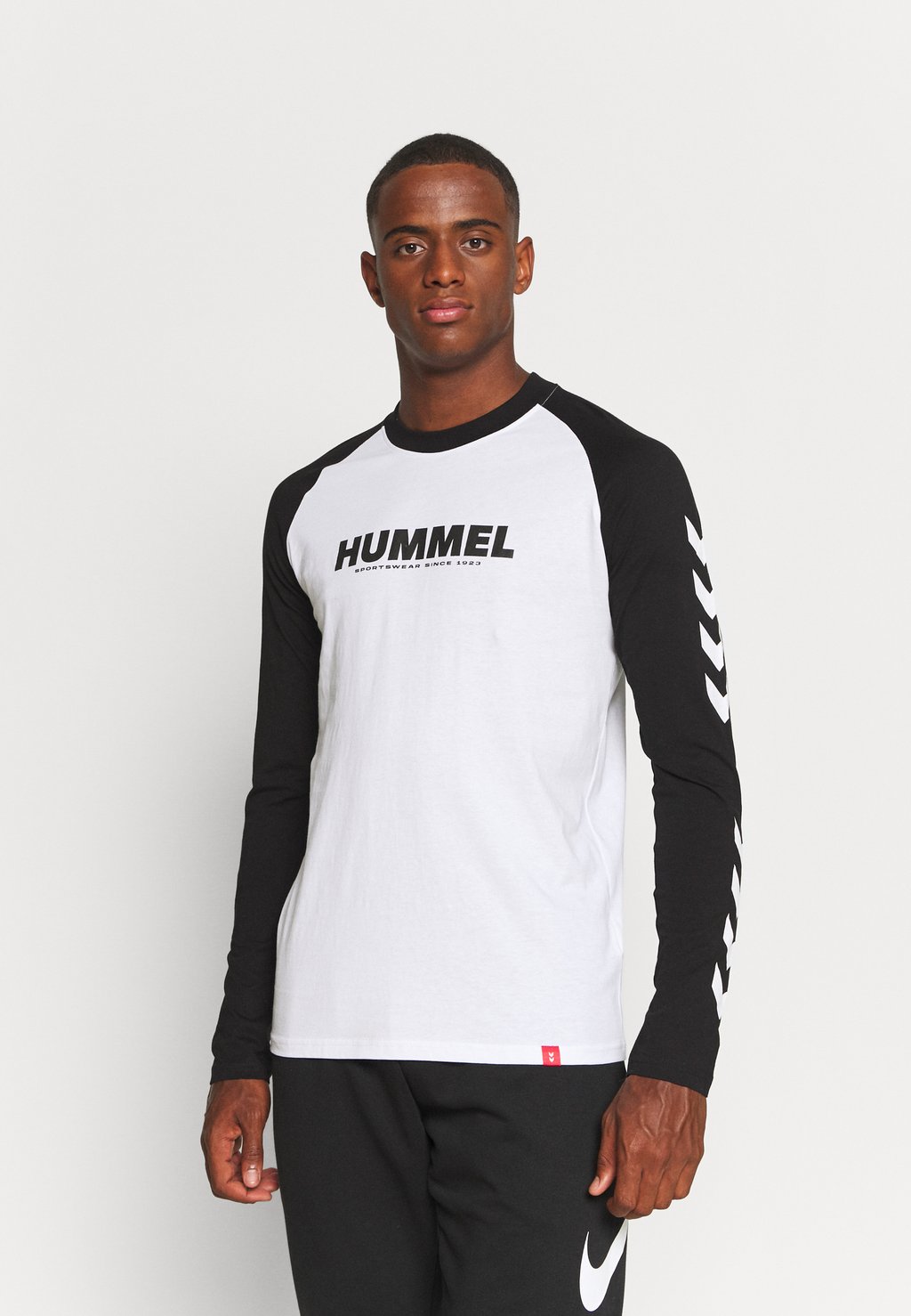 

Футболка с длинными рукавами Hummel, белый