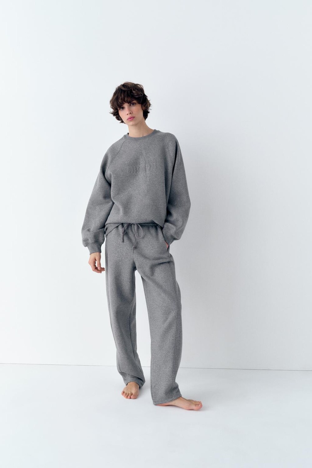 

Брюки для близких плюшевых джоггеров ZARA, серый мергель