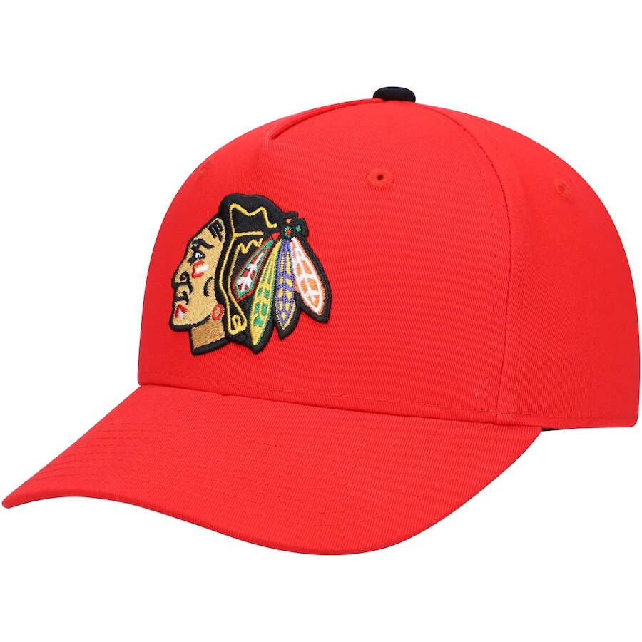 

Бейсболка Outerstuff Chicago Blackhawks, красный
