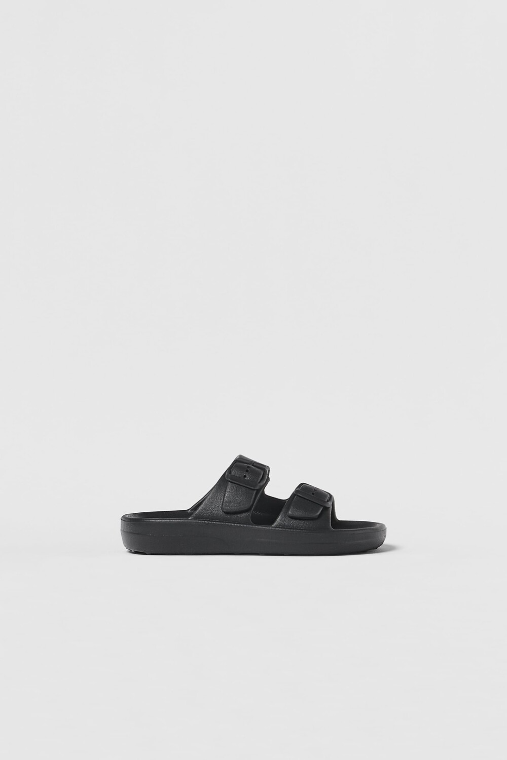 

Одноцветные сандалии с пряжкой Zara, черный