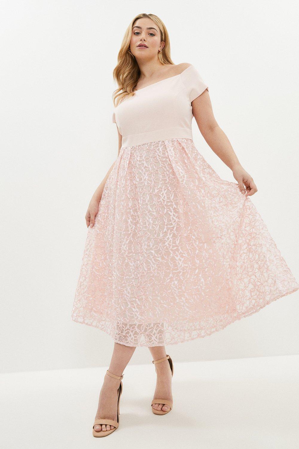 цена Платье миди больших размеров с вышивкой Coast, розовый