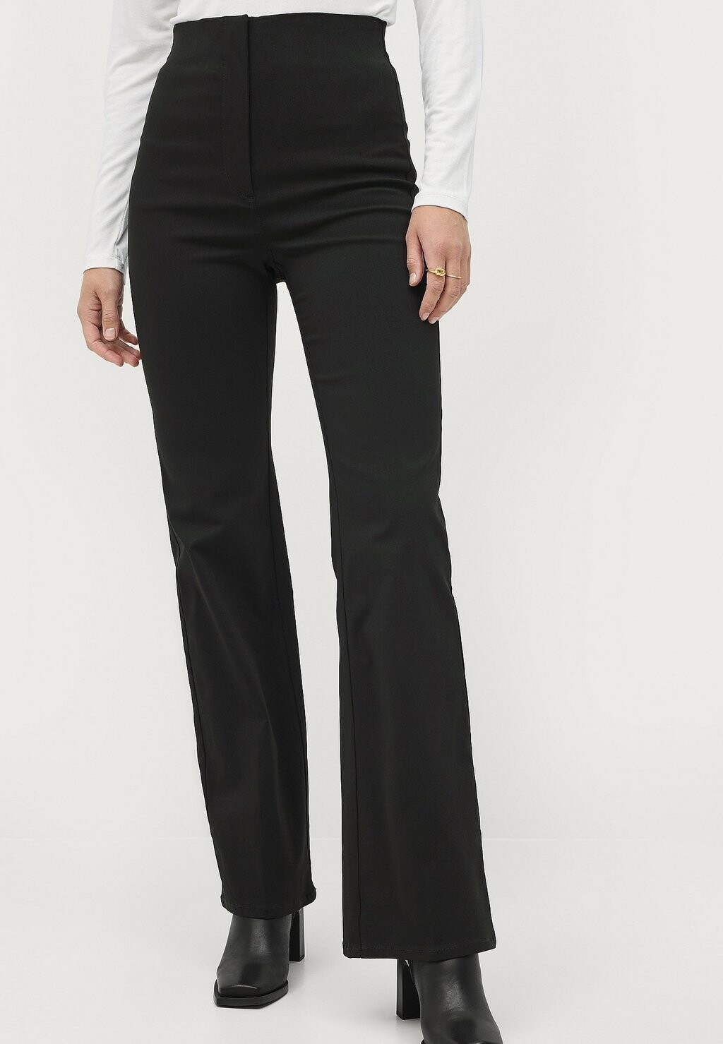 

Брюки из ткани HENNY HIGH WAIST Ellos Collection, цвет schwarz