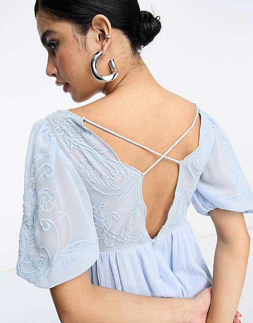 

Синее плиссированное платье макси с вышивкой и ажурным узором ASOS DESIGN