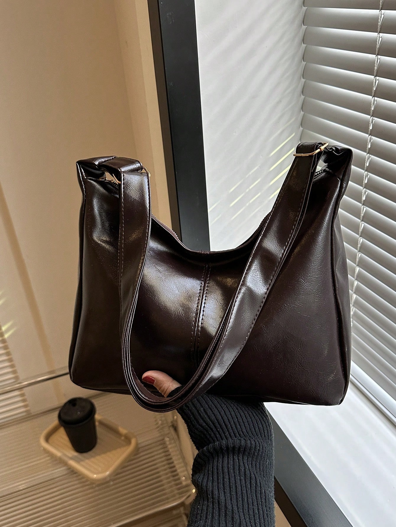 Женская сумка через плечо — винтажный стиль, коричневый