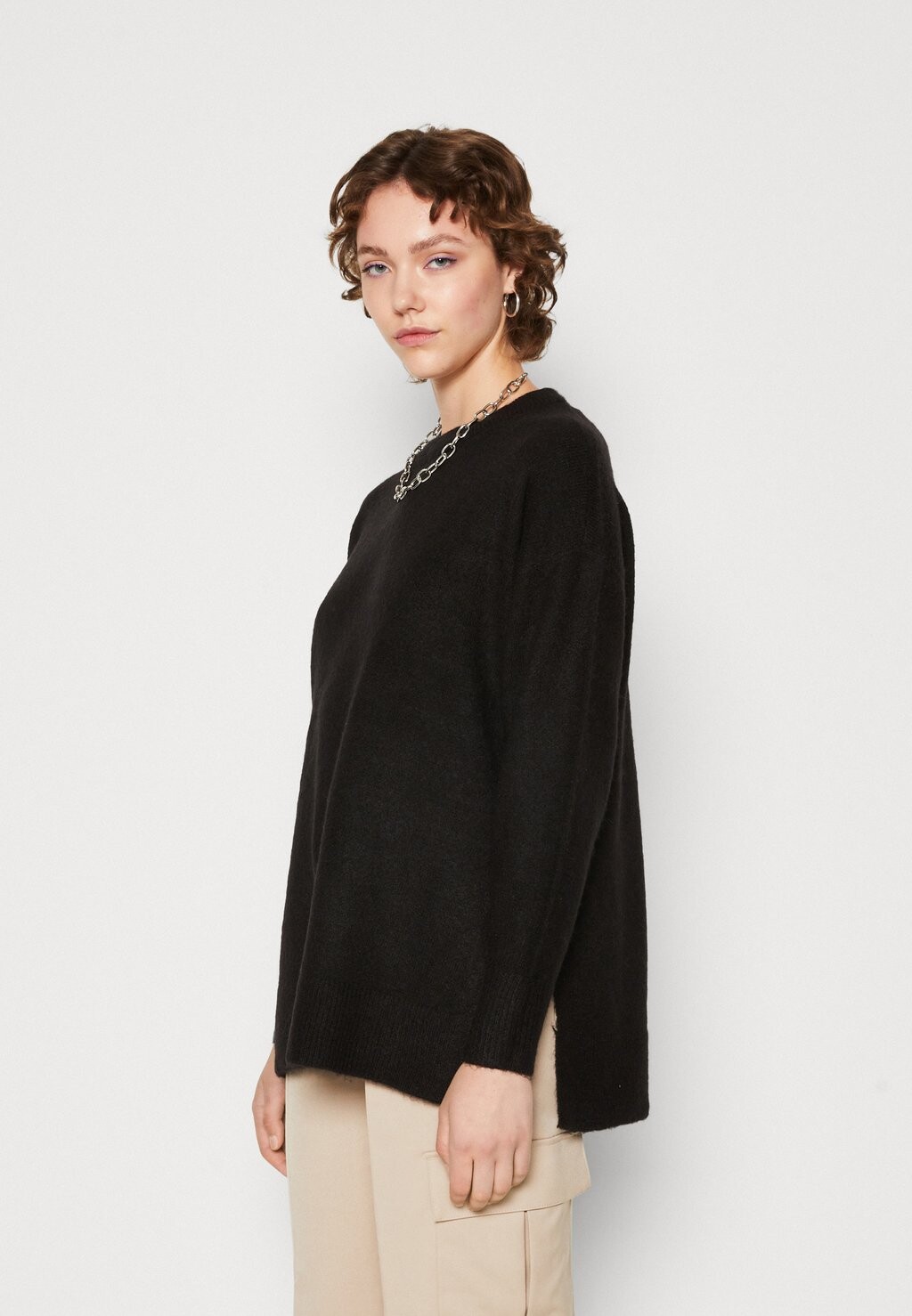 

Свитшот Vero Moda VMFILUCA O NECK LONG, черный