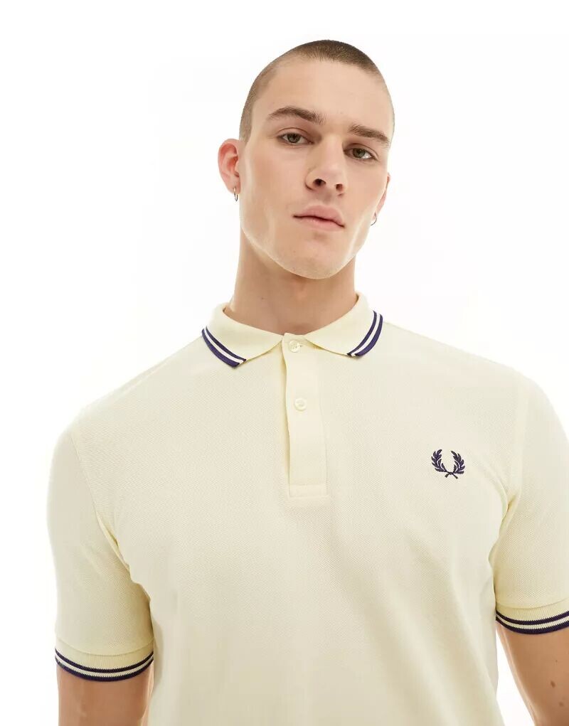

Кремовая рубашка-поло с двойной отделкой Fred Perry
