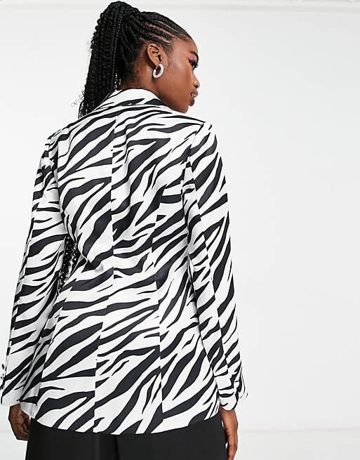 

Однотонный атласный блейзер с зебровым принтом Miss Selfridge