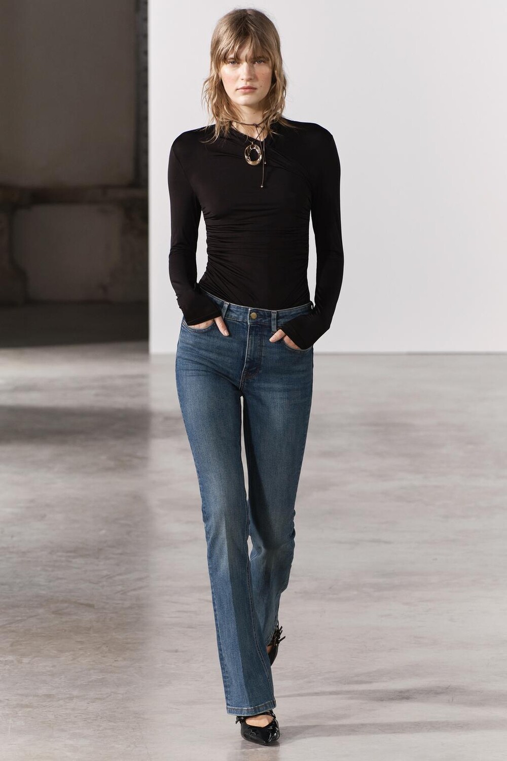 

Джинсы boot cut средней посадкой ZARA, средне-синий