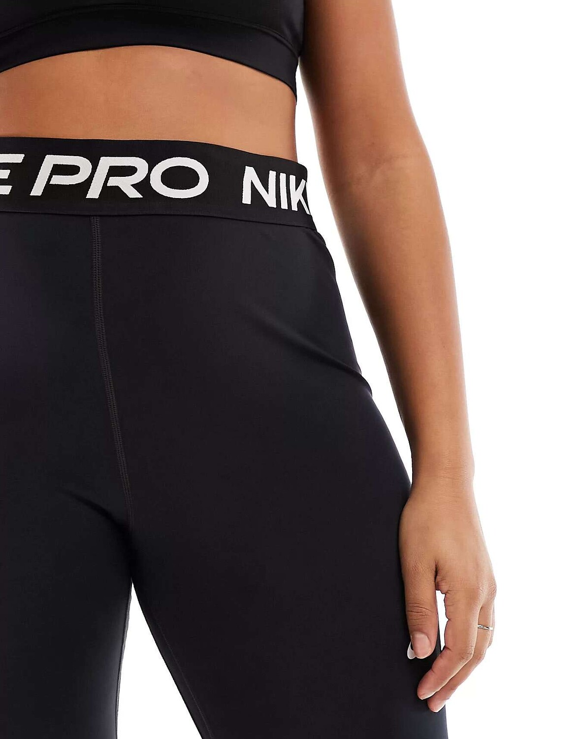 

Черные леггинсы Nike Plus 365 Dri-Fit